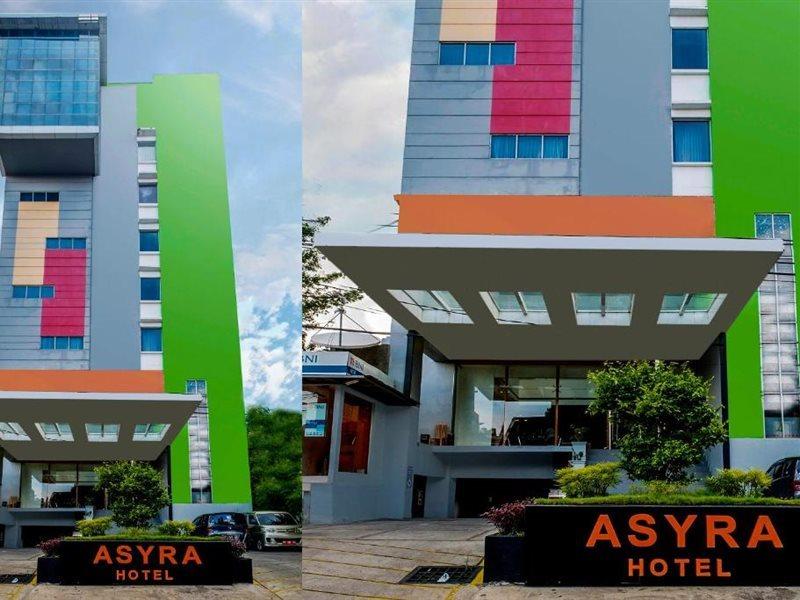 Urbanview Hotel Asyra Makassar Exterior photo
